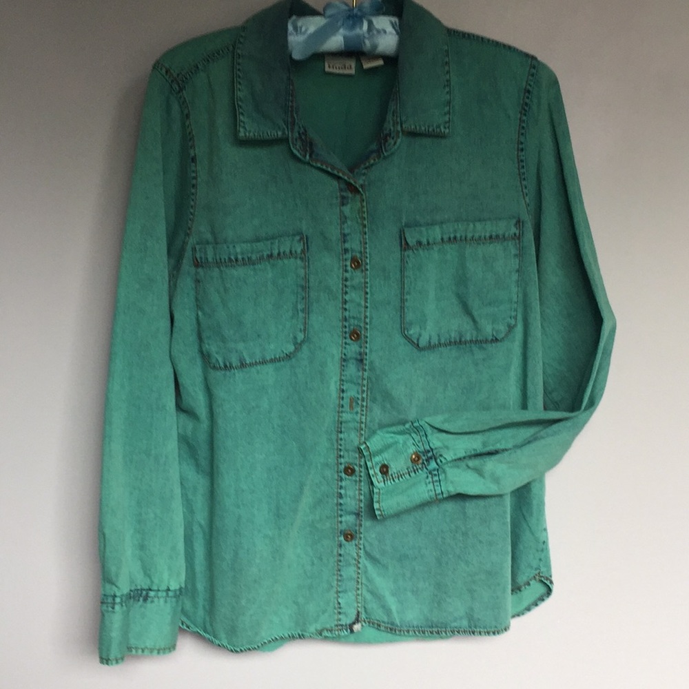 Women’s stone-washed shirt